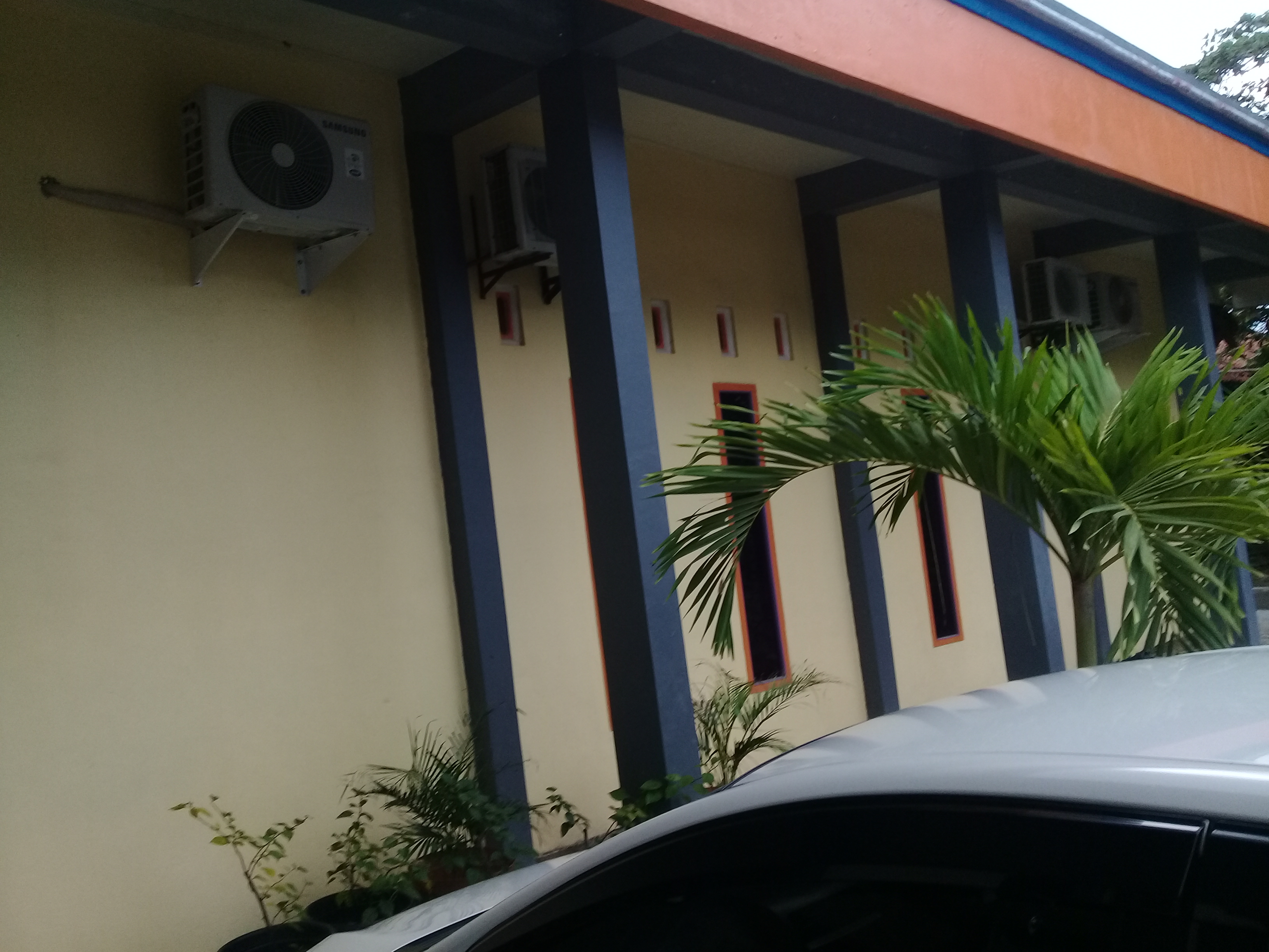 RUANG KOMPUTER RENOV tampak depan